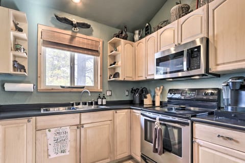 House (2 Bedrooms) | Private kitchen | Microwave, oven, stovetop, dishwasher