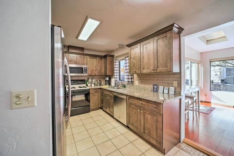 House (4 Bedrooms) | Private kitchen | Microwave, oven, stovetop, dishwasher