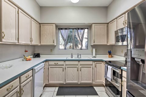 Apartment (2 Bedrooms) | Private kitchen | Microwave, oven, stovetop, dishwasher