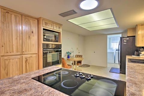 House (2 Bedrooms) | Private kitchen | Microwave, oven, stovetop, dishwasher