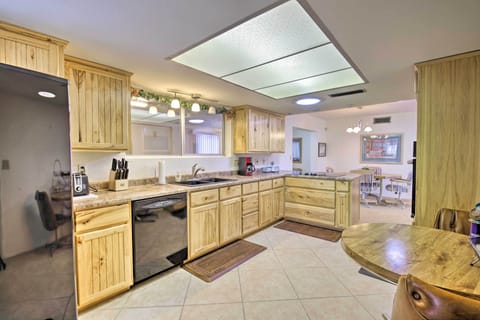 House (2 Bedrooms) | Private kitchen | Microwave, oven, stovetop, dishwasher