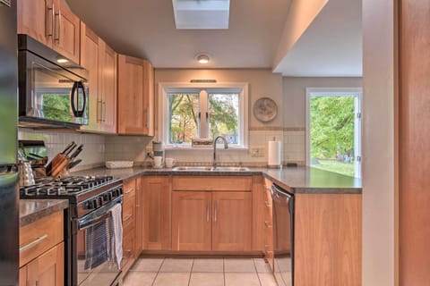 House (3 Bedrooms) | Private kitchen | Microwave, oven, stovetop, dishwasher