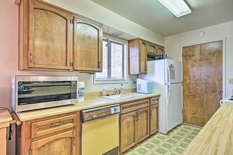 House (3 Bedrooms) | Private kitchen | Microwave, oven, stovetop, dishwasher