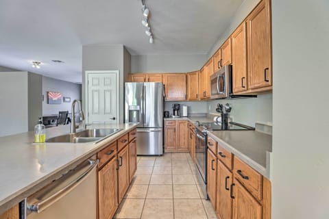 House (4 Bedrooms) | Private kitchen | Microwave, oven, stovetop, dishwasher