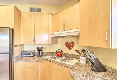 House (2 Bedrooms) | Private kitchen | Microwave, oven, stovetop, dishwasher