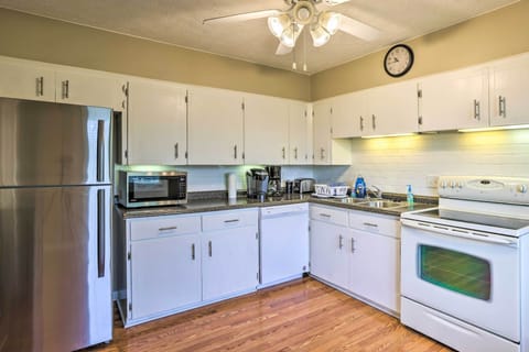 House (3 Bedrooms) | Private kitchen | Microwave, oven, stovetop, dishwasher