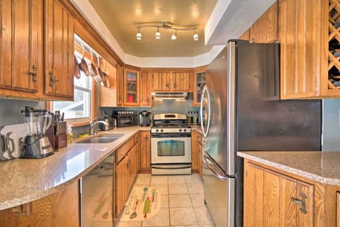 House (3 Bedrooms) | Private kitchen | Microwave, oven, stovetop, dishwasher