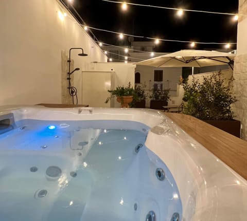 Royal Suite | Private spa tub