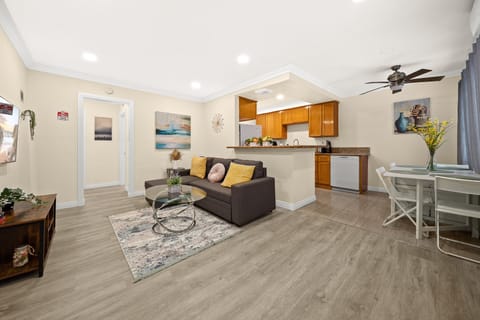 Comfort Apartment | Living room