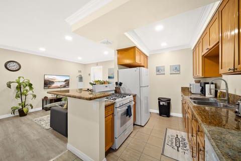 Comfort Apartment | Private kitchen | Full-size fridge, microwave, oven, stovetop