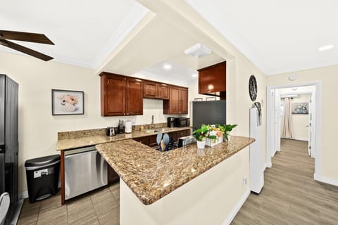 Family Apartment | Private kitchen | Full-size fridge, microwave, oven, stovetop