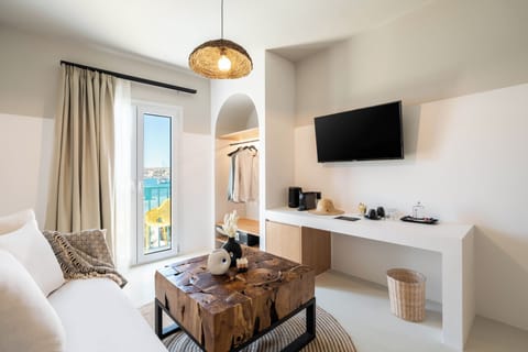 Junior Suite, Sea View | Living area | Smart TV