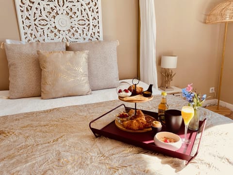 Panoramic Double Room, Private Bathroom, Lake View (LA NAUTIQUE) | Breakfast meal