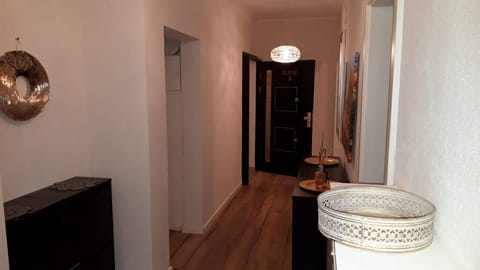 Comfort Apartment, 4 Bedrooms | Hypo-allergenic bedding, individually decorated, individually furnished