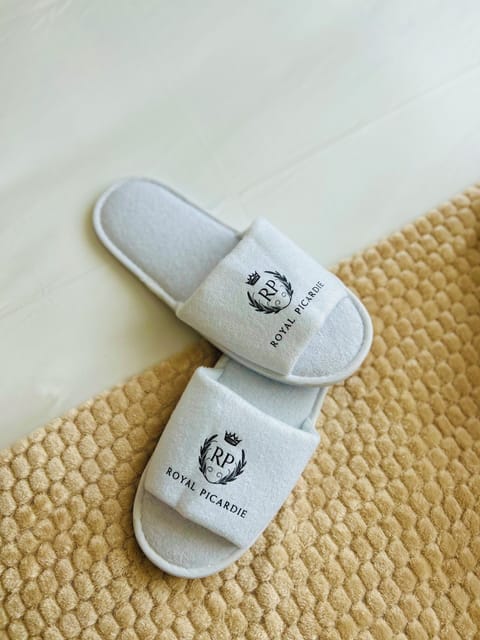 Classic Twin Room | In-room safe, individually decorated, desk, laptop workspace