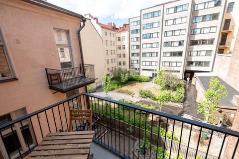 Deluxe Apartment | Courtyard view