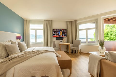 Superior Double Room | Hypo-allergenic bedding, free minibar, in-room safe, desk