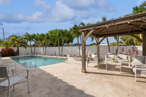 Outdoor pool, free cabanas, pool umbrellas