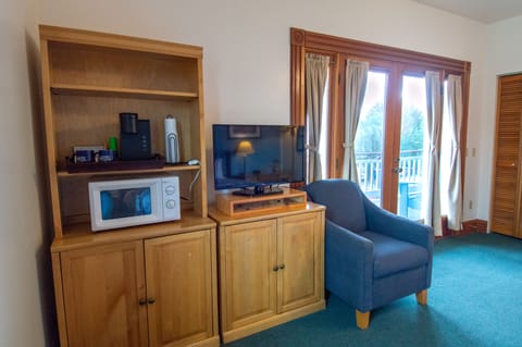 Deluxe Studio | Desk, iron/ironing board, free WiFi, bed sheets