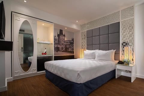 Classic Double Room (Internal window) | Premium bedding, minibar, blackout drapes, soundproofing