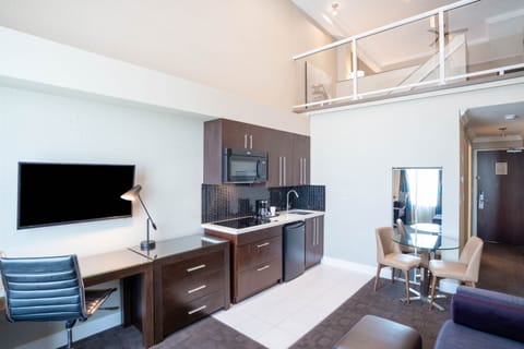 Suite, 1 Queen Bed, Kitchen (Loft) | Private kitchen | Mini-fridge, microwave, coffee/tea maker