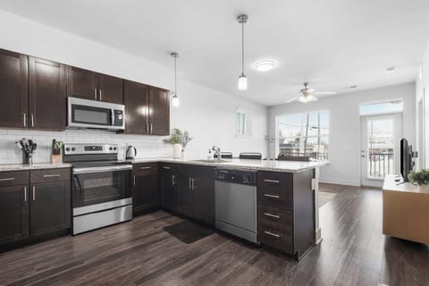 Apartment, 2 Bedrooms | Private kitchen | Fridge, microwave, oven, stovetop