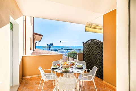 Business Apartment | Terrace/patio