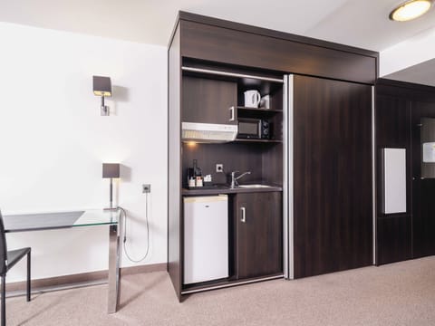 Apartment, 1 Bedroom | Private kitchen | Fridge, microwave, stovetop, electric kettle