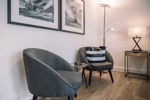 Hypo-allergenic bedding, minibar, in-room safe, individually decorated