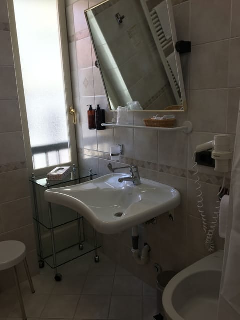 Deluxe Double or Twin Room, Terrace, Partial Lake View | Bathroom | Hair dryer, bidet, towels, soap