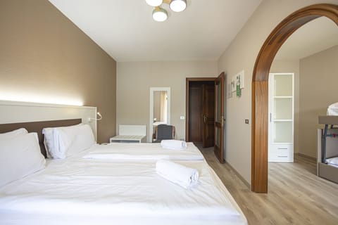 Desk, cribs/infant beds, free WiFi, bed sheets