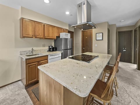 Condo, 2 Bedrooms | Private kitchen | Fridge, oven, coffee/tea maker, toaster