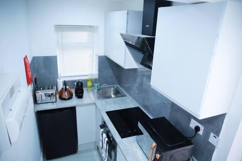 Apartment | Private kitchen | Fridge, microwave, oven, stovetop