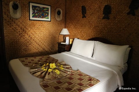 Deluxe Double or Twin Room | Minibar, in-room safe, desk, free WiFi