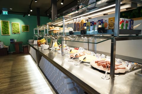 Daily buffet breakfast (CHF 15 per person)