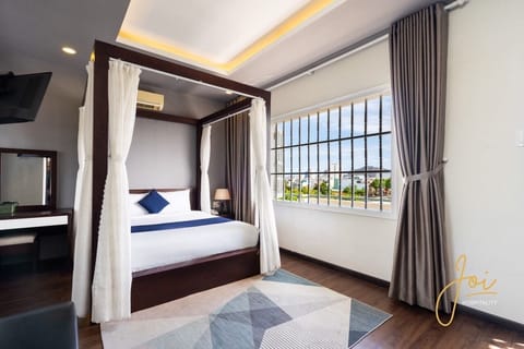 Honeymoon Double Room, 1 Queen Bed, Non Smoking, Refrigerator | Free minibar items, free WiFi, bed sheets