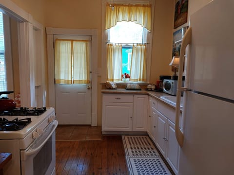 Barkley Cottage 1 Bedroom | Private kitchen | Microwave, coffee/tea maker, toaster, waffle maker