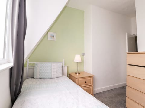 2 bedrooms, individually decorated, individually furnished, free WiFi