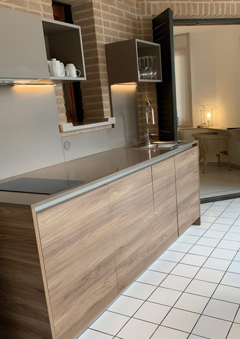 Superior Suite | Private kitchen | Mini-fridge, oven, stovetop, dishwasher