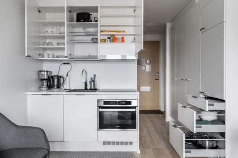 Standard Studio, 2 Twin Beds | Private kitchenette | Full-size fridge, microwave, oven, stovetop