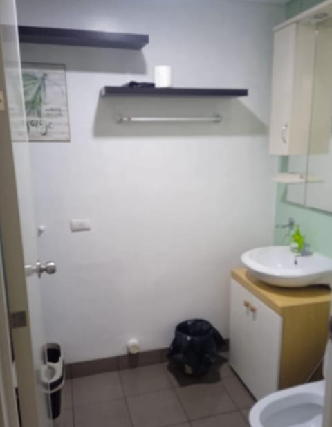 Comfort Condo, 1 Bedroom, Accessible, City View | Bathroom | Shower, rainfall showerhead, free toiletries, bidet