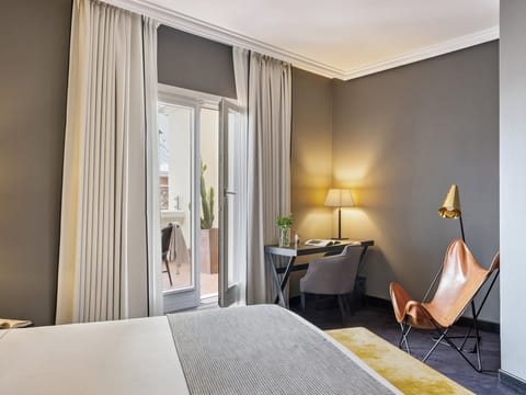 Deluxe Room, Terrace | Egyptian cotton sheets, premium bedding, minibar, in-room safe