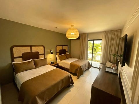 Deluxe Twin Room, 1 Bedroom | Premium bedding, down comforters, pillowtop beds, in-room safe