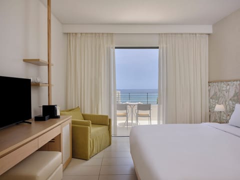 Double Room Sea View | In-room safe, desk, blackout drapes, soundproofing