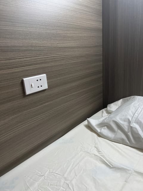 Free WiFi, bed sheets