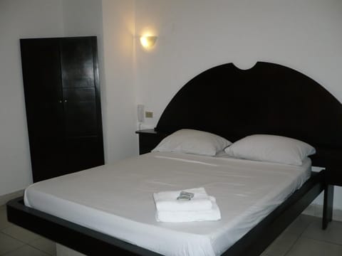 Standard Room | Soundproofing, free cribs/infant beds, free WiFi, bed sheets