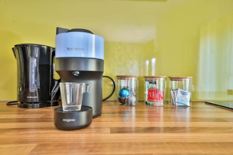 City Studio Suite | Coffee and/or coffee maker