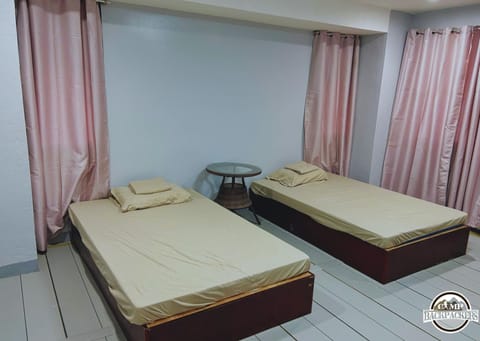 Economy Double Room | Bed sheets