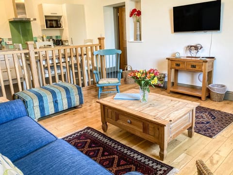 Superior Apartment, 1 King Bed, Sea View | Lounge | Ocean views, open daily