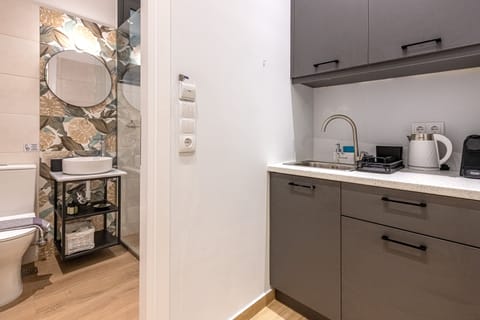 Deluxe Studio | In-room safe, blackout drapes, soundproofing, free WiFi